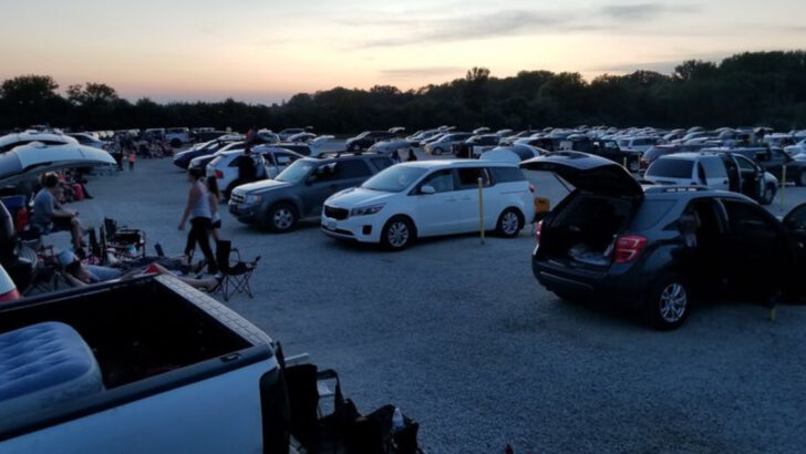 This Old-School Drive-In in Ohio Still Delivers Movies Under the Night Sky