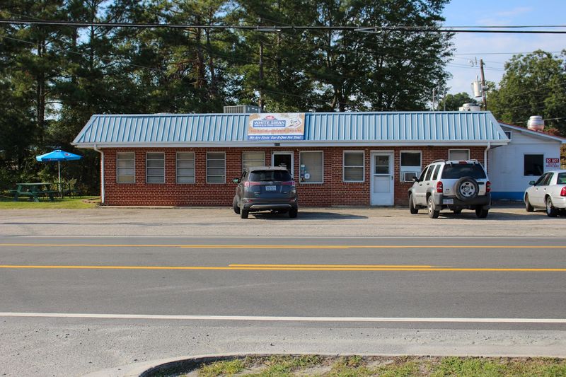 A No-Frills Roadside Classic