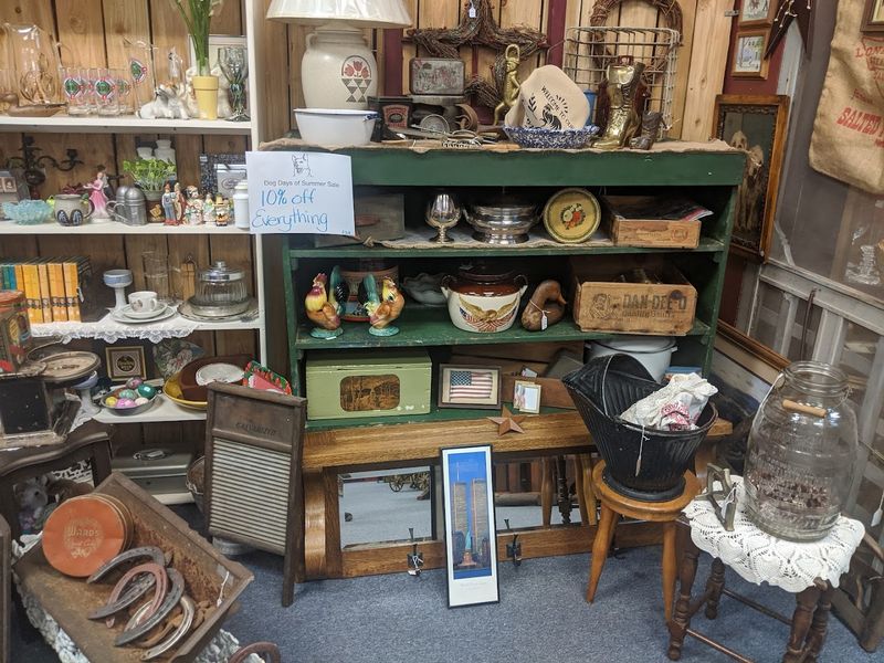 A Market That Rewards the Unhurried Visitor