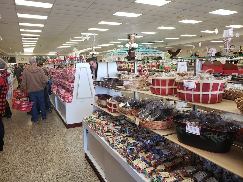 A Candy Shop That Earns Its Reputation the Old-Fashioned Way