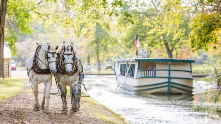 This Restored Canal Town in Ohio Still Offers Horse-Drawn Boat Rides Through the 1800s