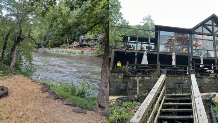 This Riverside Patio in Georgia Serves Southern Classics With Views That Make It Hard to Leave