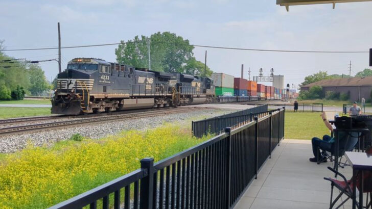This Unassuming Ohio Park Is One of the Best Places to Watch Trains All Day