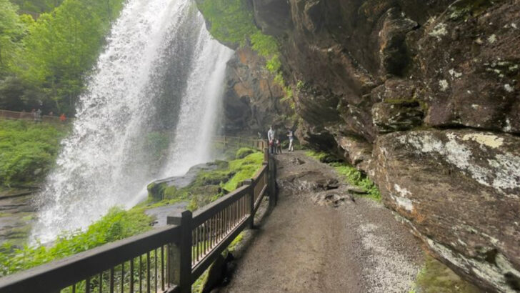 This Walk-Behind Waterfall In North Carolina Is One Of The Most Memorable Stops In The Highlands
