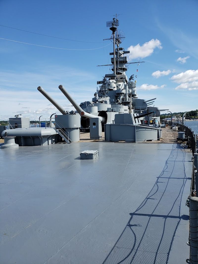 USS Lionfish Submarine Exploration