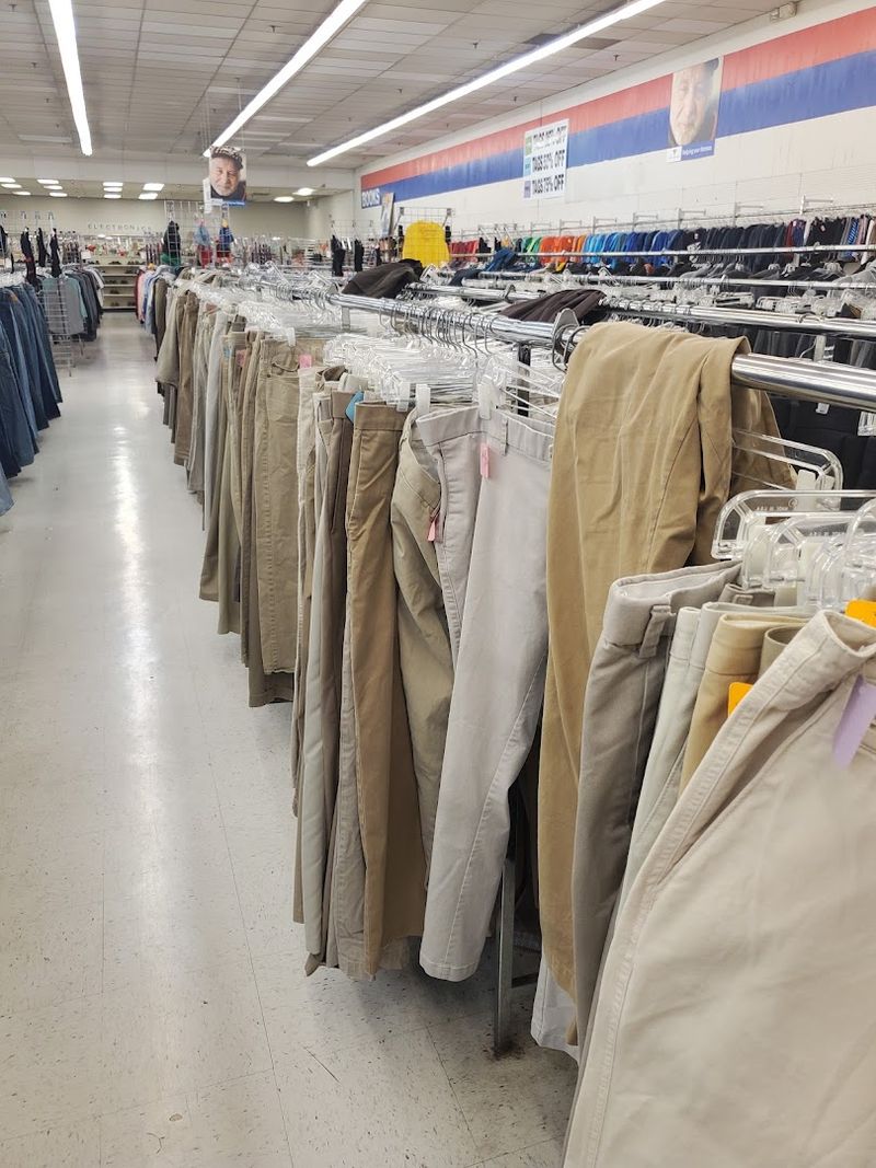 Volunteers of America Thrift &ndash; Indianola (Columbus)