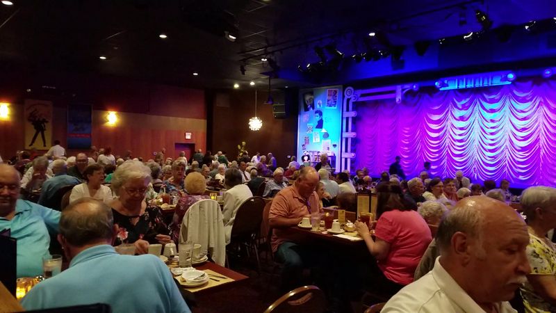 Dutch Apple Dinner Theatre (Lancaster)