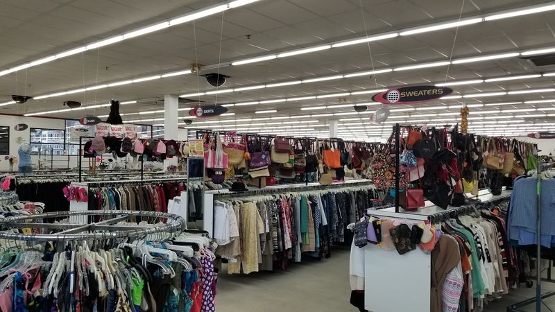 Value World &ndash; Lakewood (Cleveland Area)