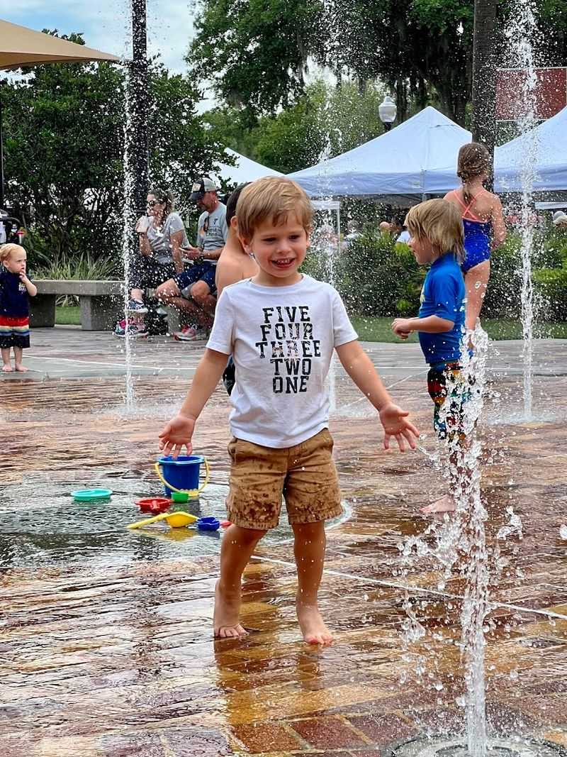 Winter Garden Interactive Fountain & Splashpad &ndash; Winter Garden