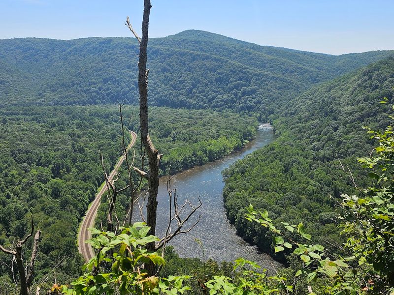 Ridge Views That Stop You in Your Tracks