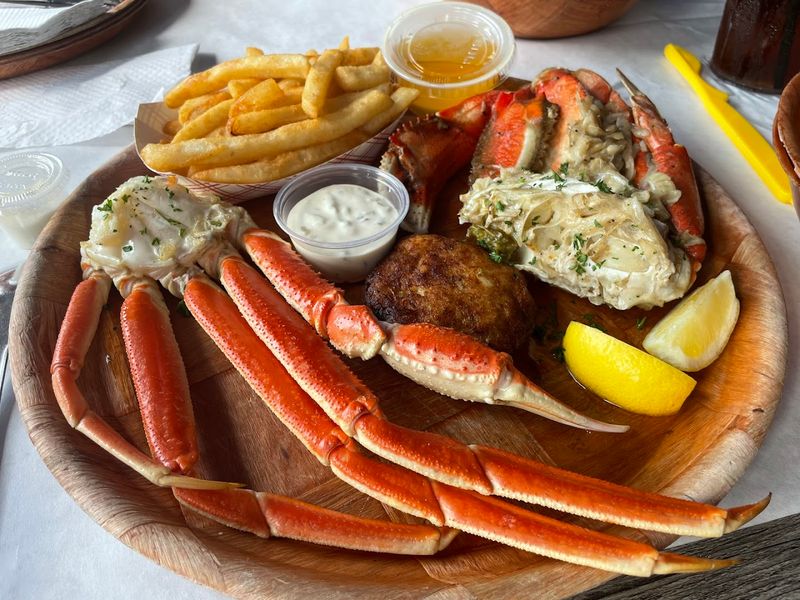 The Crab Sampler Platter That Pleases Everyone