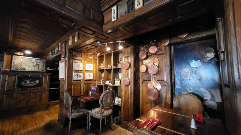 Generations of Innkeepers, Cooks, and Regulars