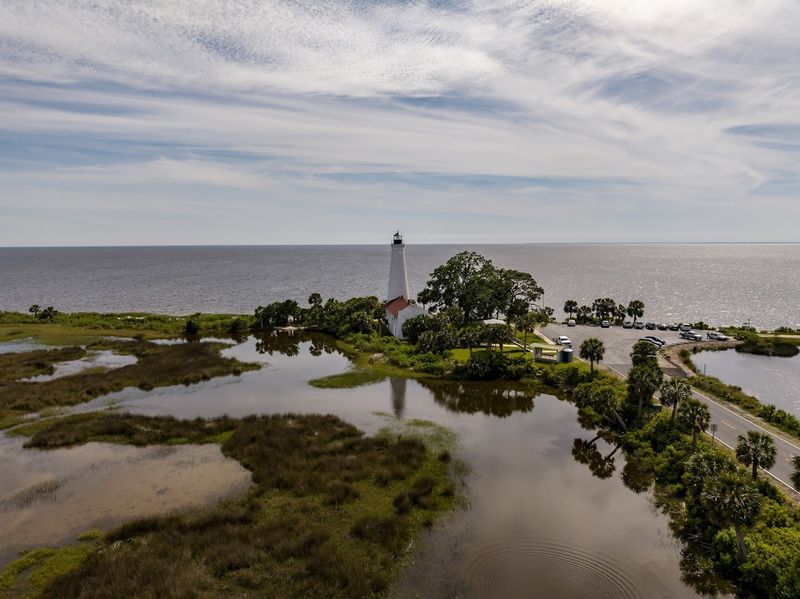 The Seven-Mile Scenic Journey