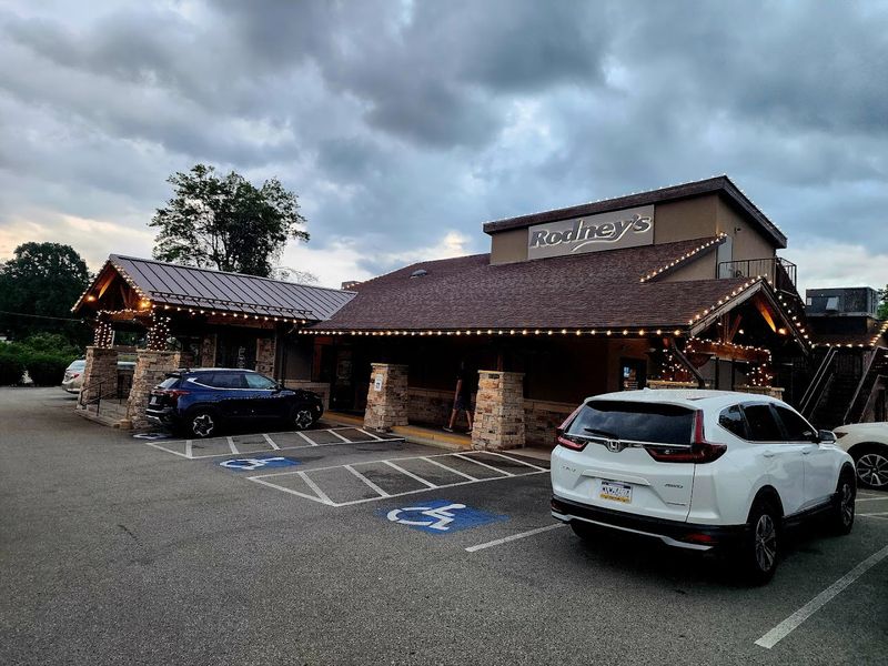 Visitor Info: Plan Your Visit to Rodney's Restaurant