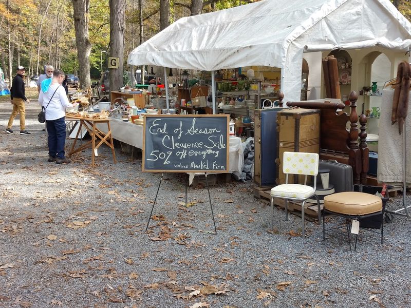 Friendly Vendors Who Love to Negotiate