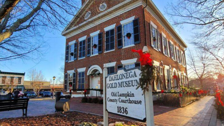 10 Charming Towns in Georgia Where Hallmark Movies Are Filmed