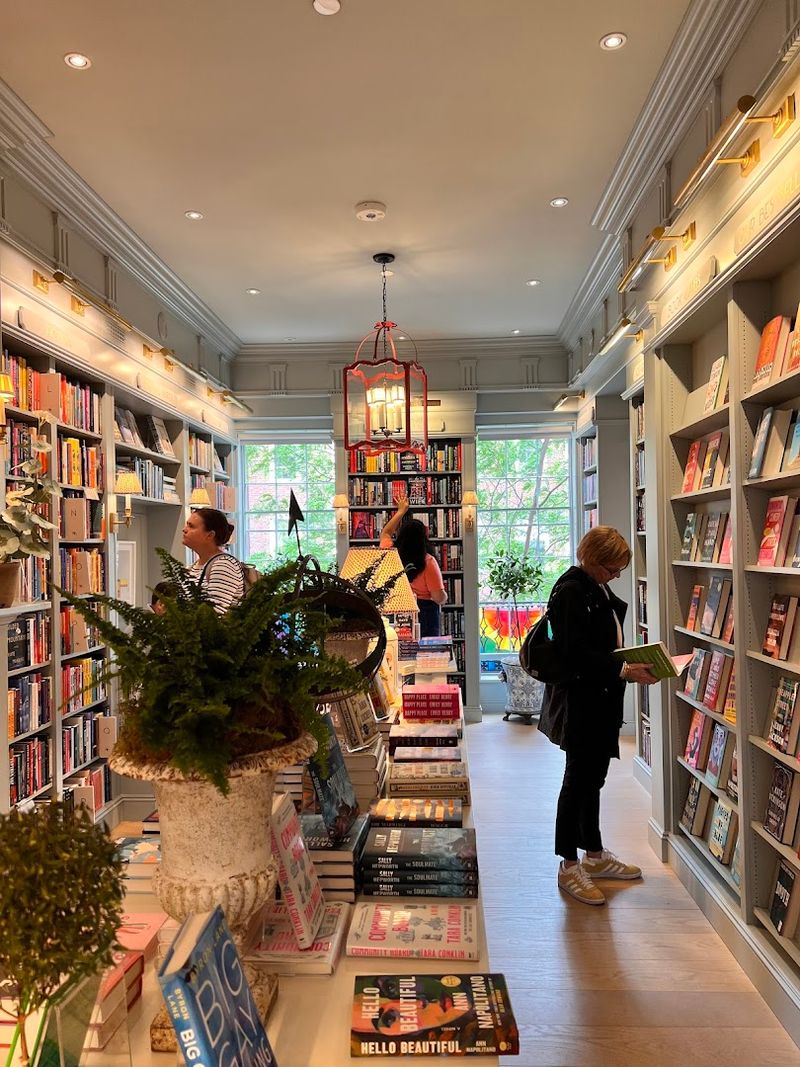 Beacon Hill Books & Cafe &mdash; Boston
