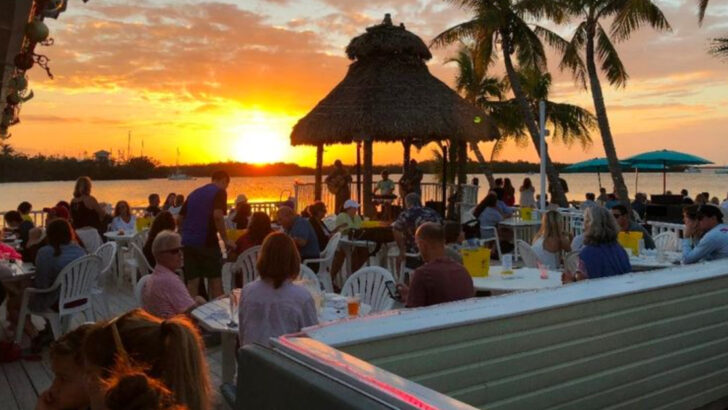 10 Florida Restaurants With Waterfront Seating Perfect for May Evenings