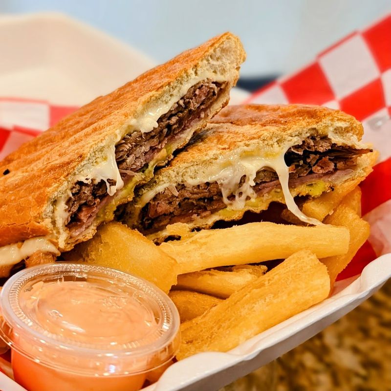 El Cubano Restaurant (Park City Center)