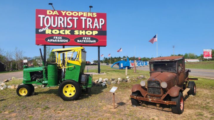 10 Roadside Attractions In Michigan That Are Totally Worth It