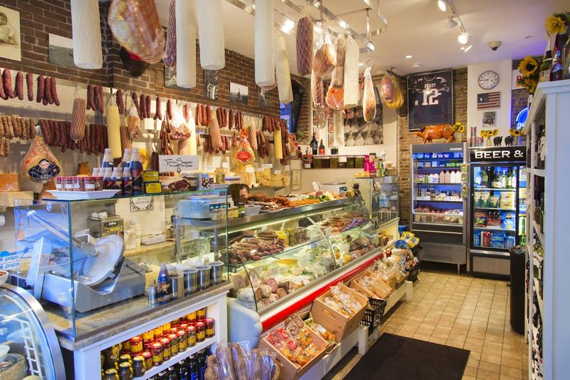 Monica's Mercato - Boston