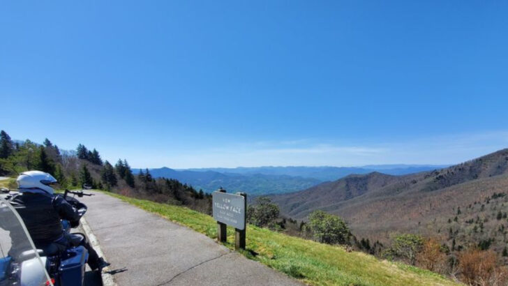 11 North Carolina Backroads That Feel Especially Scenic During May