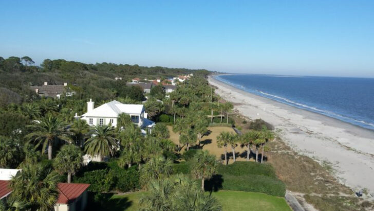11 Quiet Beach Towns in Georgia Perfect for Coastal Getaways