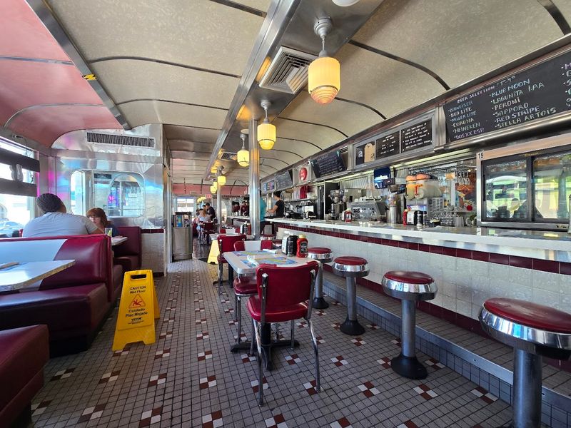 11th Street Diner (Miami Beach)