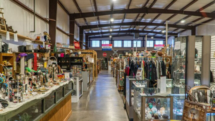 12 Georgia Flea Markets Packed With Vintage Finds