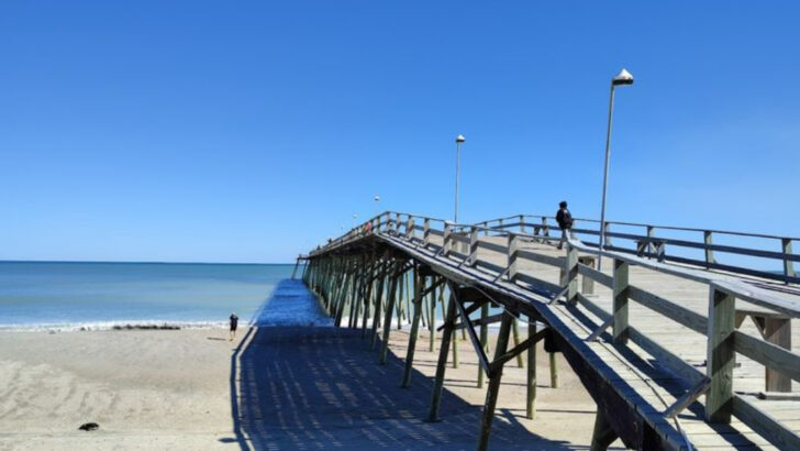 12 North Carolina Coastal Escapes Perfect for Quiet Beach Walks in May