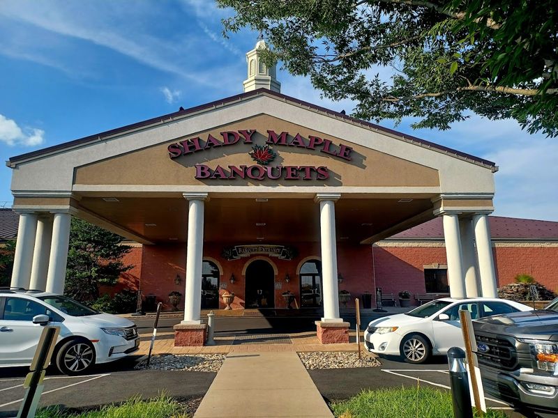 Shady Maple Buffet - East Earl