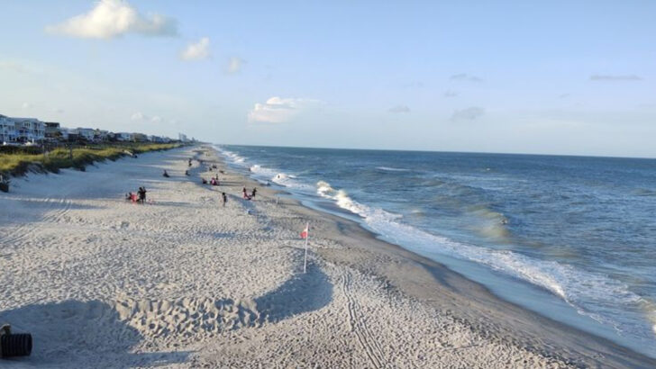 12 Quiet Beaches in North Carolina That Feel Calm Even During Busy Summer Weekends
