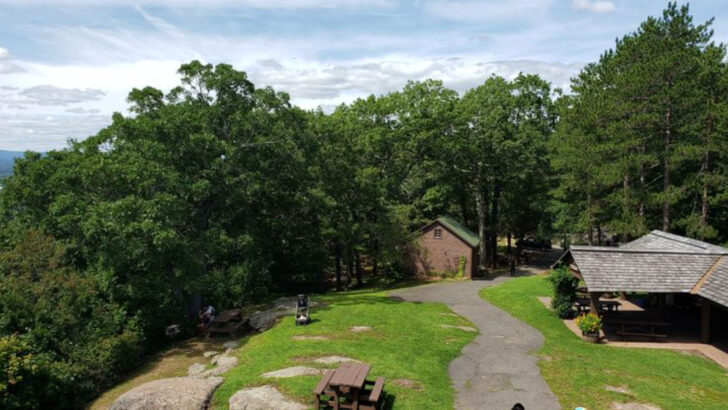 12 Scenic Picnic Spots in Massachusetts With Views You Won&rsquo;t Forget