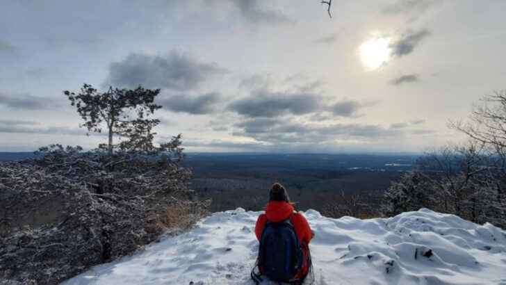 13 Easy Hikes in Massachusetts With Big Views And Waterfall Rewards