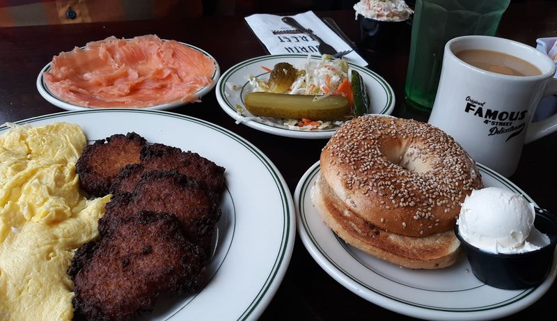 Famous 4th Street Delicatessen - Philadelphia, Philadelphia County