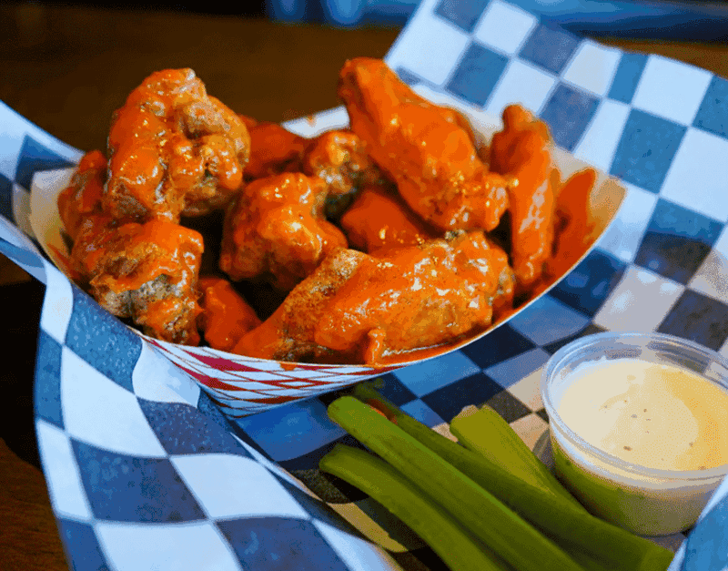 WINGS Sports Bar & Grill
