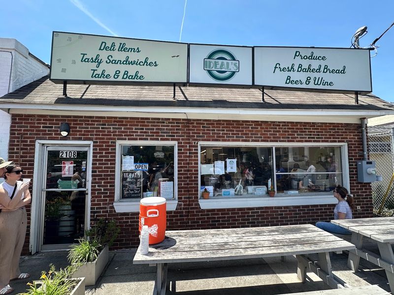 Ideal's Sandwich and Groceries (Durham)