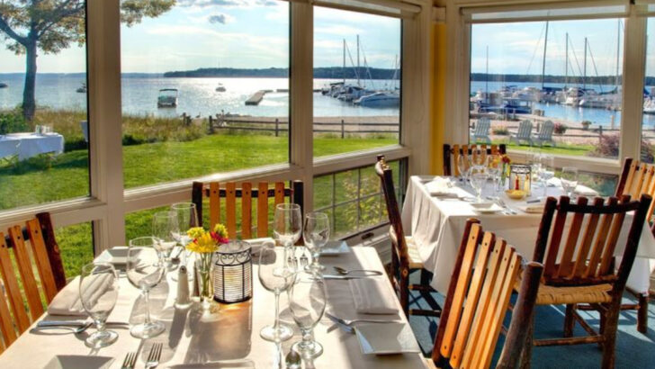 15 Waterfront Restaurants In Michigan With Unbeatable Views