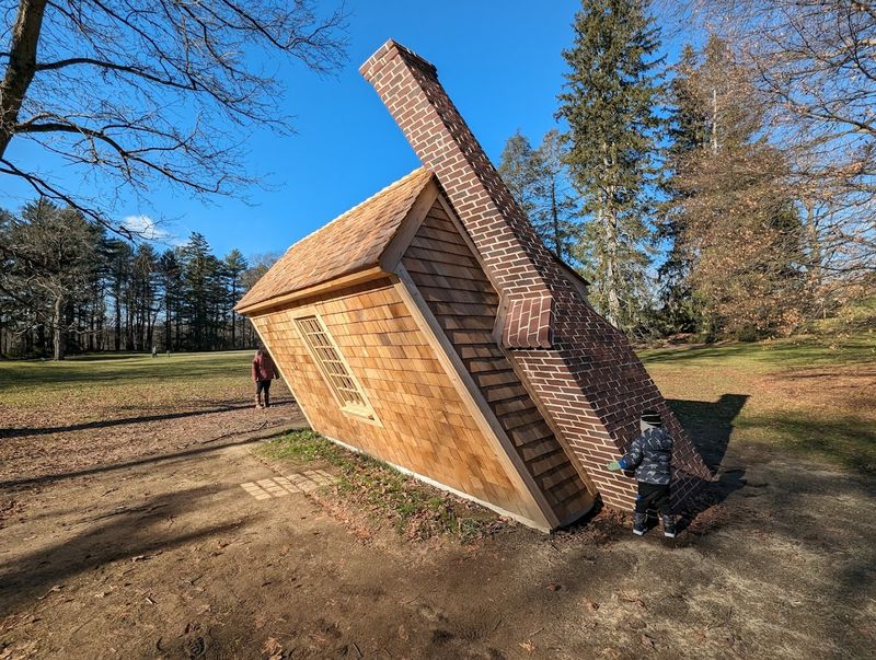 Sculptures That Change With the Landscape