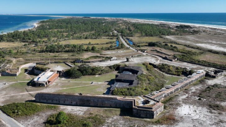 A Centuries-Old Fort In Florida Turns A Beach Trip Into Cannons, Tunnels, And Gulf Coast History