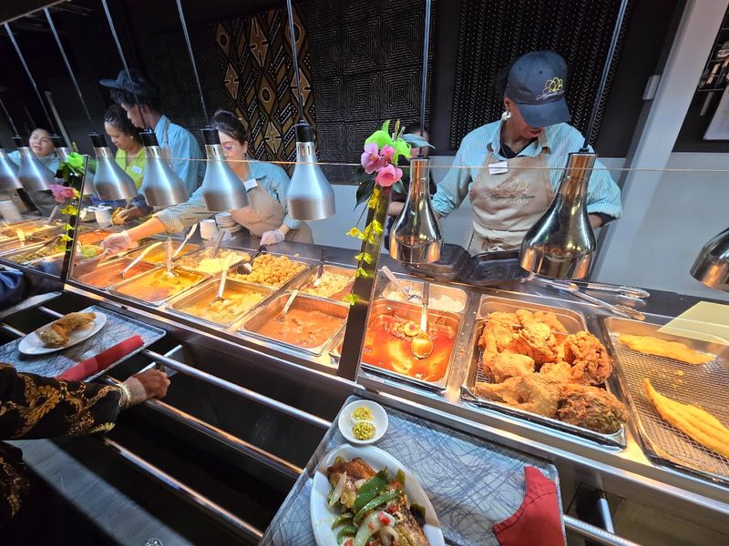 The Cafeteria-Style Experience That Takes You Back