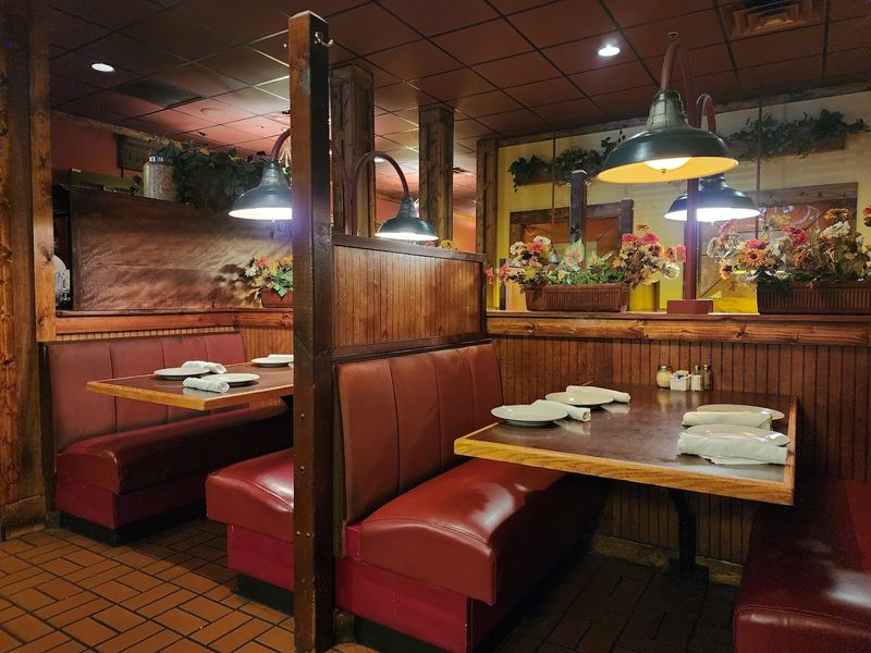 The Old-School Italian Restaurant Atmosphere