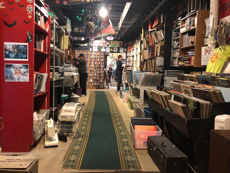 A Large Multi-Room Shopping Experience