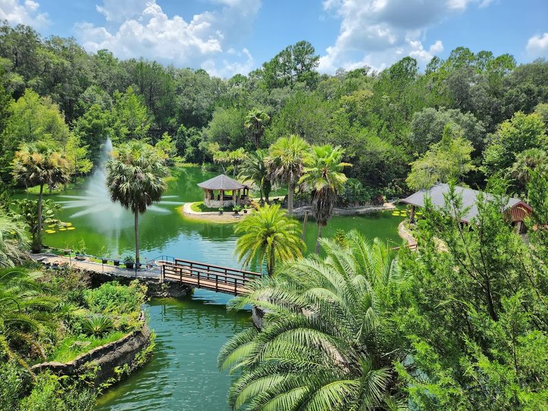 Cedar Lakes Woods and Gardens