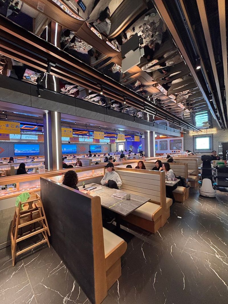 SHINJUKU STATION REVOLVING SUSHI BAR