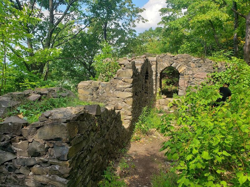 Mount Tom State Reservation