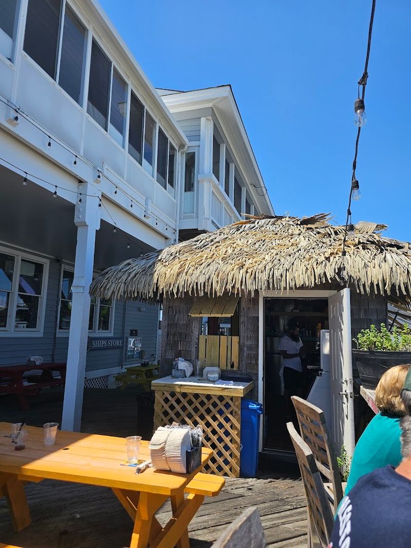 Mimi's Tiki Hut (Manteo)