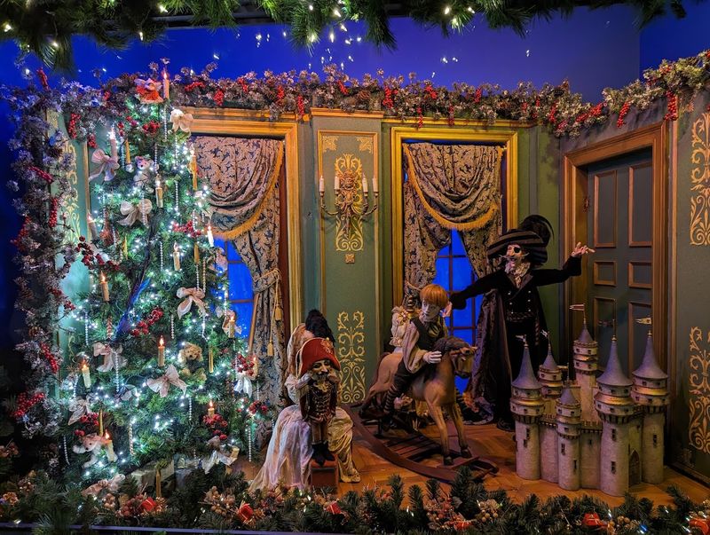 Animatronics and Moving Displays