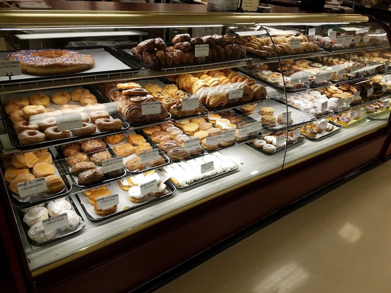 Shady Maple Farm Market Bakery