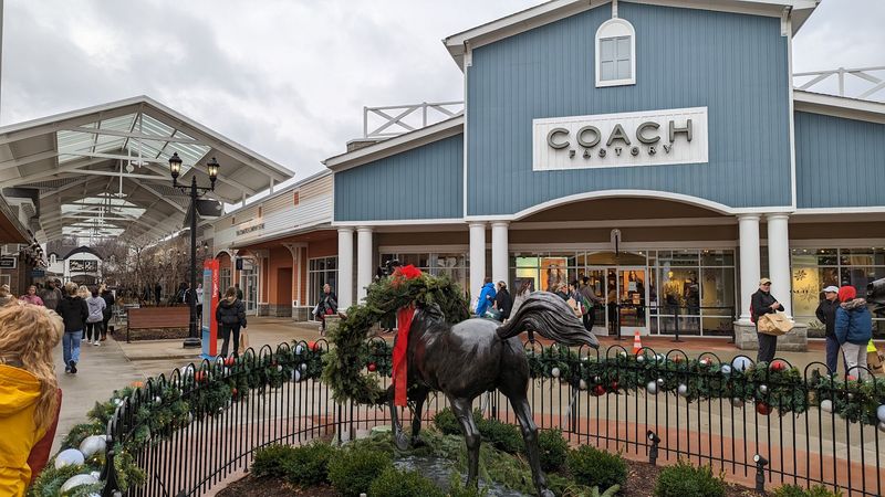 Tanger Outlets Washington (Pittsburgh Area) - Washington, PA